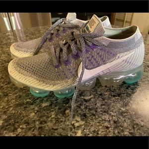 Nike vapormax flyknit running shoes